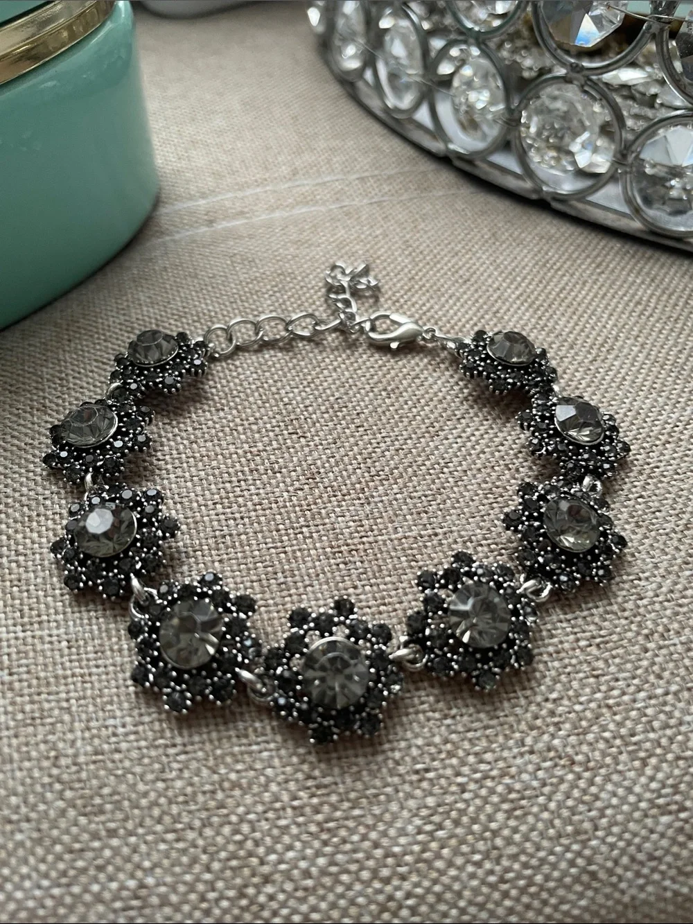 ✨Vintage Look Black and Silver Crystal Floral Bracelet✨NEW